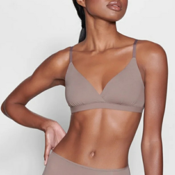 SKIMS Other - SKIMS Fits Everybody Crossover Bralette